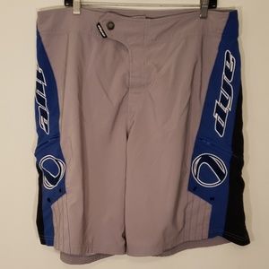 Dye Men's Board Short Gray

Size 36